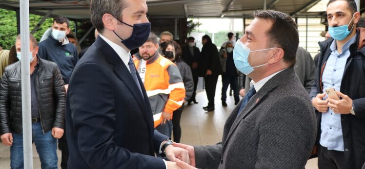 Dışişleri Bakan Yardımcısı Kıran, Paris'te Türk derneğini ziyaret etti