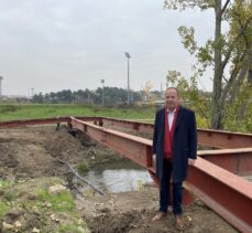 Edirne'de tarihi köprünün yakınına çelik konstrüksiyon yaya köprüsü yapılıyor
