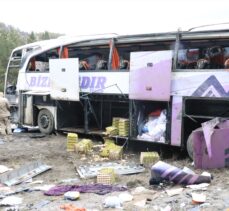 GÜNCELLEME – Erzincan'da devrilen yolcu otobüsündeki 22 kişi yaralandı