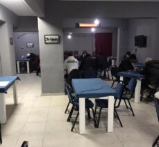 Eskişehir'de kumar oynatılan dernek binasındaki 55 kişiye para cezası