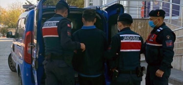 Gaziantep'te müşterilerin kart bilgileriyle internette harcama yapan zanlı tutuklandı