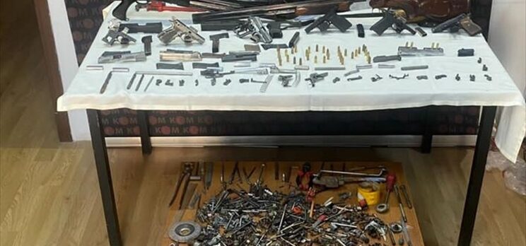 Hatay'da silah ve uyuşturucu ticareti operasyonunda 18 zanlı tutuklandı
