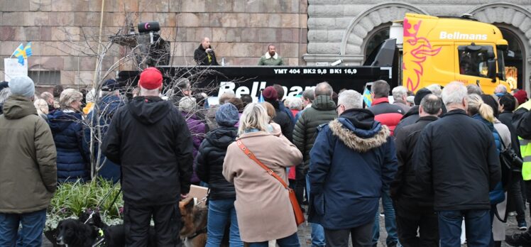 İsveç'te akaryakıt fiyatları protesto edildi