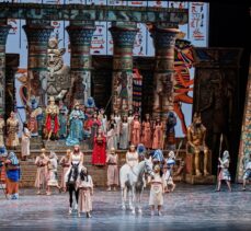 Kültür ve Turizm Bakanı Ersoy'un da izlediği “Aida” kapalı gişe oynadı