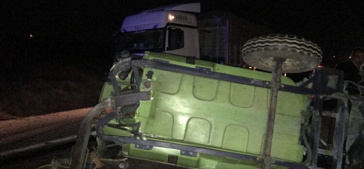 Malatya'da tırın çarptığı traktör sürücüsü yaşamını yitirdi