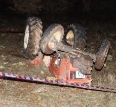 Manisa'da şarampole devrilen traktörün sürücüsü öldü