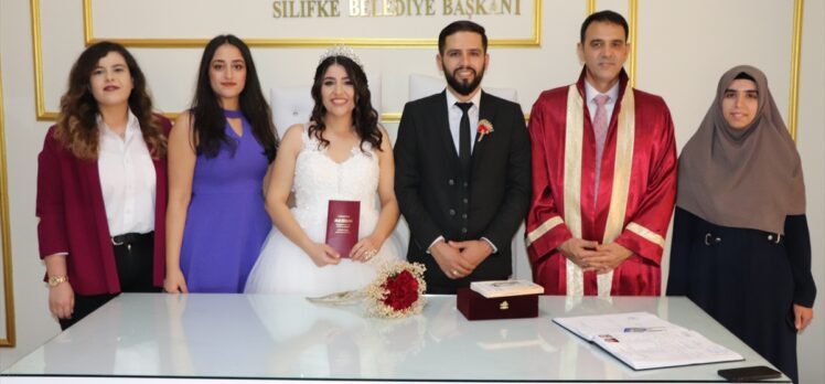Mersin'de öğretmen çift, Öğretmenler Günü'nde evlendi