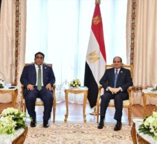 Mısır Cumhurbaşkanı Sisi, Libya Başkanlık Konseyi Başkanı Menfi ile “Libya'yı” görüştü