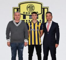 MKE Ankaragücü, altyapısında oynayan Arda Kumru ile profesyonel sözleşme imzaladı