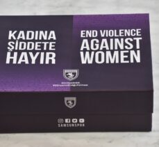Samsunspor'dan kadına şiddetle mücadeleye “mor formalı” destek