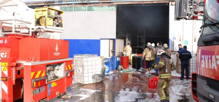 Tuzla'da bir fabrikada çıkan yangın, hasara neden oldu