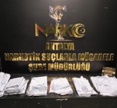 Antalya Havalimanı'nda Bolivyalı yolcuda 4,5 kilo kokain ele geçirildi