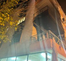 Antalya'da evde çıkan yangında bir kadın dumandan etkilendi