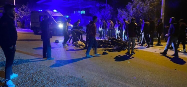 Antalya'da motosikletler çarpıştı, 2 sürücü öldü