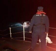Aydın açıklarında Türk kara sularına geri itilen 20 düzensiz göçmen kurtarıldı
