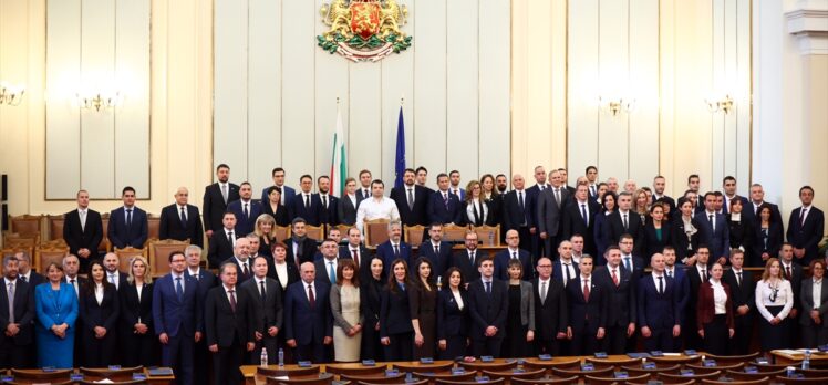 Bulgaristan’da seçim sonrası parlamentoda ilk oturum yapıldı