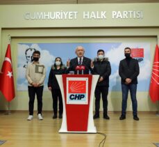 CHP Genel Başkanı Kılıçdaroğlu, mülakatlarda elenen gençlerle basın toplantısı düzenledi:
