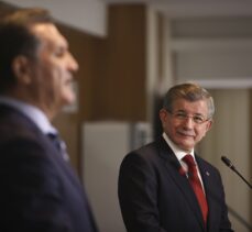 Gelecek Partisi Genel Başkanı Davutoğlu, TDP Genel Başkanı Sarıgül ile bir araya geldi:
