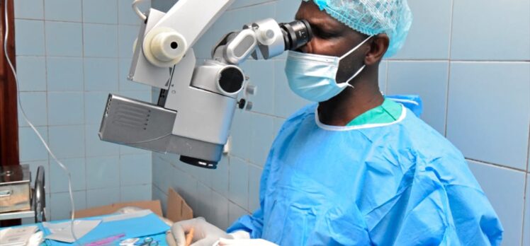 DİTİB, Senegal’de 400 katarakt hastasına “ışık” oldu