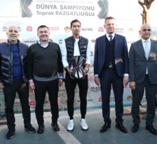 Dünya şampiyonu Toprak Razgatlıoğlu'na Alanya'da coşkulu karşılama: