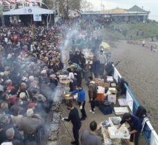 Düzce'de hamsi festivalinde 5 ton balık tüketildi