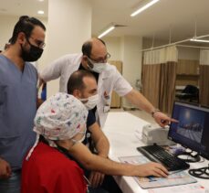 Erzurum Şehir Hastanesi doktorları AA'nın “Yılın Fotoğrafları” oylamasına katıldı