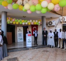 Hartum Büyükelçisi Neziroğlu, Sudanlı yetim çocukları ziyaret etti