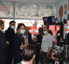 İYİ Parti Genel Başkanı Meral Akşener, Uşak'ta esnafı ziyaret etti