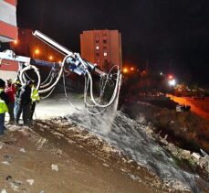 İzmir'de istinat duvarının çökmesi nedeniyle boşaltılan binalarda hasara rastlanmadı