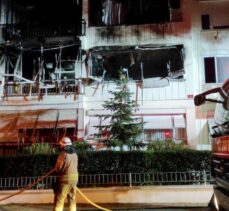 Kadıköy'de 10 katlı binada çıkan yangın söndürüldü