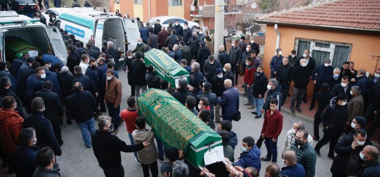 Kahramankazan'daki trafik kazasında ölen 4 kişinin cenazeleri Eskişehir'de defnedildi