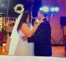 Kentcuky'deki hortumda kaybolan düğün fotoğrafı 240 kilometre uzakta bulundu