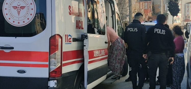 Kocaeli'de komşular arasındaki kavgada 2 kişi hastaneye kaldırıldı