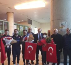 Milli halterciler Özbekistan'dan 4 madalyayla döndü