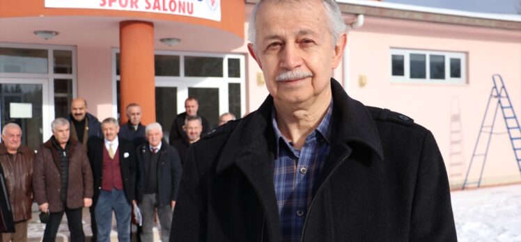 Türk boksunun efsane isimlerinden Nuri Eroğlu'nun adı Kastamonu'da spor salonuna verildi