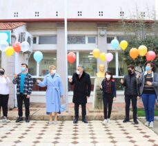Türkiye'nin yedi bölgesindeki engellilerin çizdiği resimlerden oluşan sergi açıldı