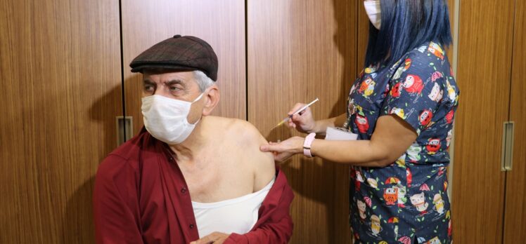 Yerli aşı TURKOVAC Adana'da uygulanmaya başlandı