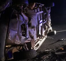 Yozgat'ta minibüs ile otomobilin çarpıştığı kazada 2 kişi öldü, 9 kişi yaralandı