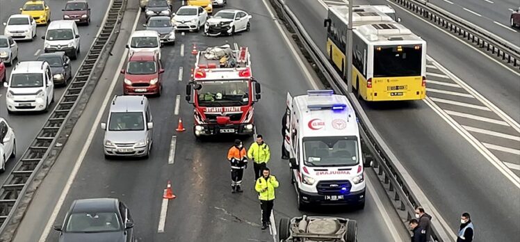 Bakırköy'deki trafik kazasında 3 kişi yaralandı
