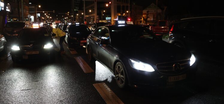 Brüksel'de taksicilerden Uber protestosu