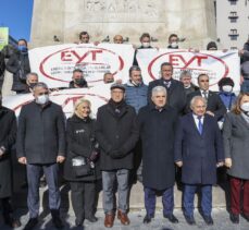 CHP, EYT'lilerin sorunlarının çözümü için 81 ilde eş zamanlı açıklama yaptı