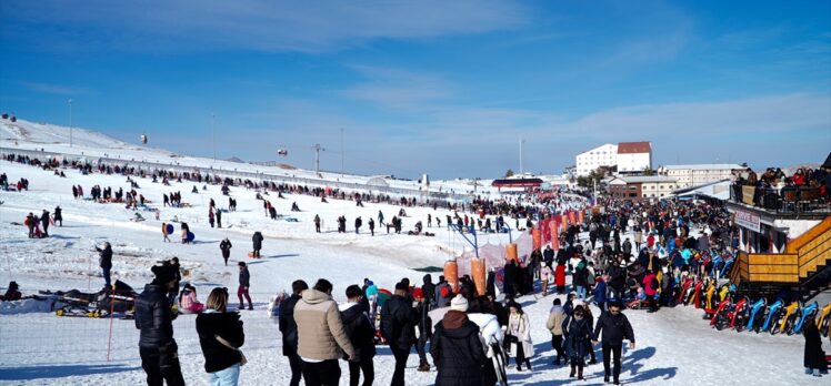 Erciyes'i 25 günde 150 bin kişi ziyaret etti