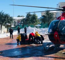 Gaziantep'te doğum riski olan kadın ambulans helikopterle hastaneye yetiştirildi