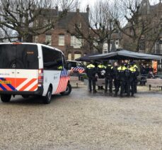 Hollanda'da yasaklara rağmen Kovid-19 kısıtlamaları protesto edildi