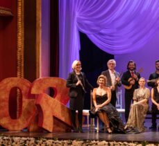 İDOB sanatçıları yeni yıl konseri verdi