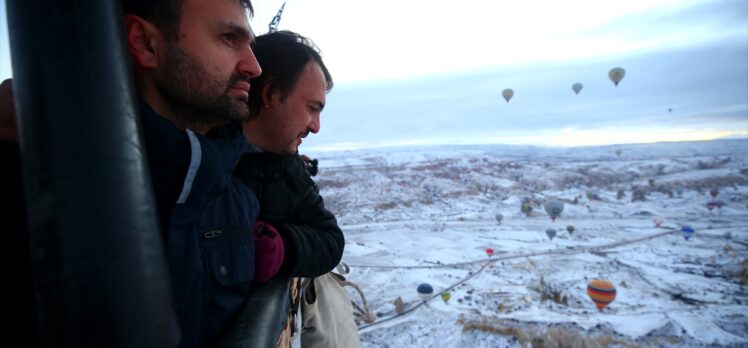 GRAFİKLİ – Kapadokya'da 2021'de 388 bin turist gökyüzünde balonla süzüldü