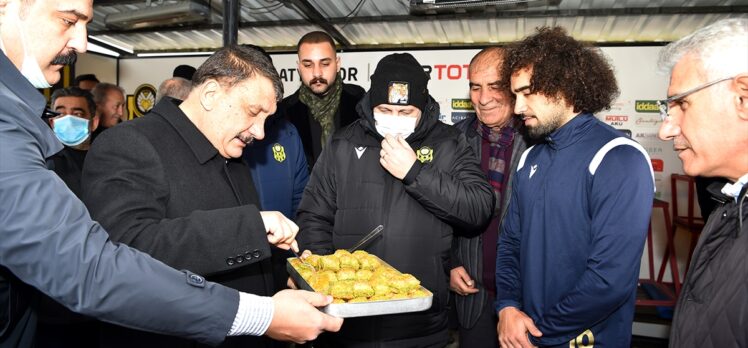 Malatya Büyükşehir Belediye Başkanı Gürkan'dan Yeni Malatyaspor'a destek ziyareti