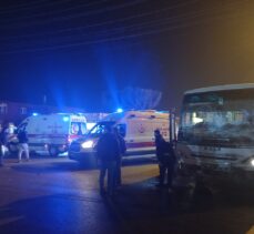 Mersin'de kamyon ile halk otobüsü çarpıştı, 6 kişi yaralandı