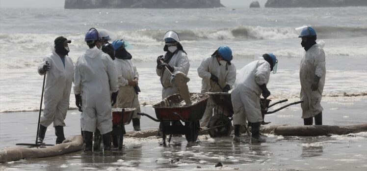 Petrol sızıntısı nedeniyle Peru’da sahiller kirlendi