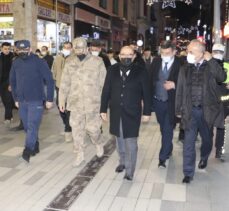 Trabzon Valisi Ustaoğlu vatandaşların yeni yılını kutladı